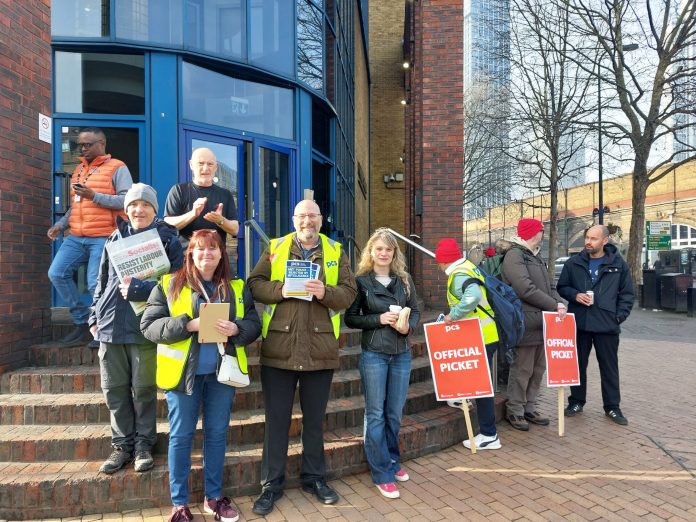 PCS Met Police strike. Photo: Rob Williams