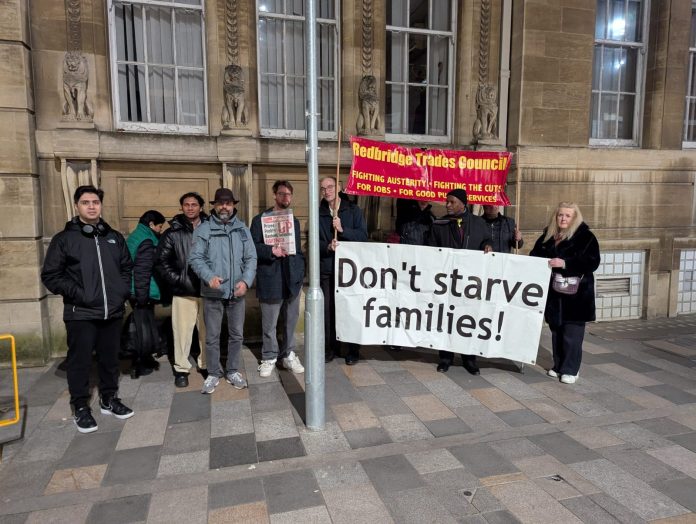 Lobbying Redbridge Council against cuts. Photo: London SP