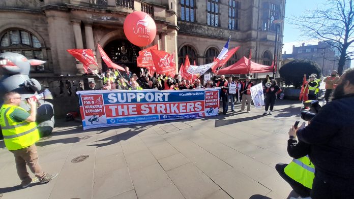 Sheffield Veolia strike. Photo: Alistair Tice