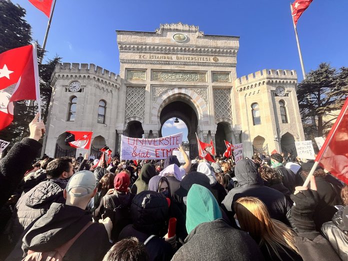 Protests at Istanbul university in 2025. Photo: Mellonsapka/CC
