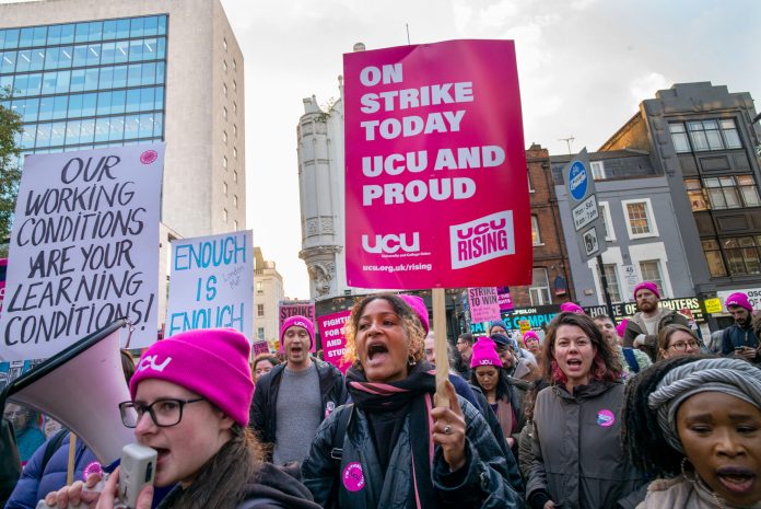 March-4 UCU members on strike Photo: Paul Mattsson