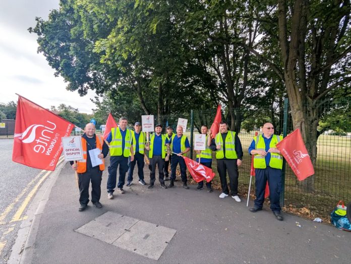 Ardagh glass strike. Photo: Iain Dalton