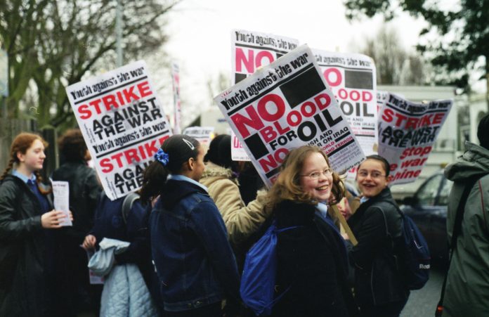 School students walk out against the Iraq war. Photo: Socialist Party