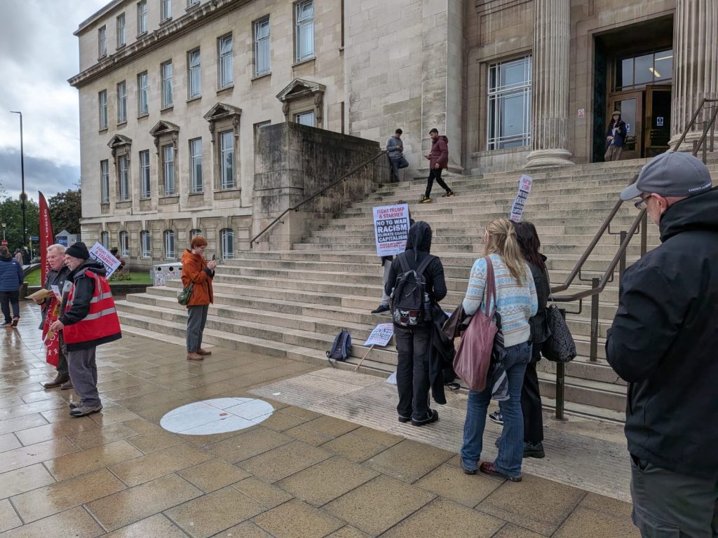 Leeds, 17.9.25, photo Iain D