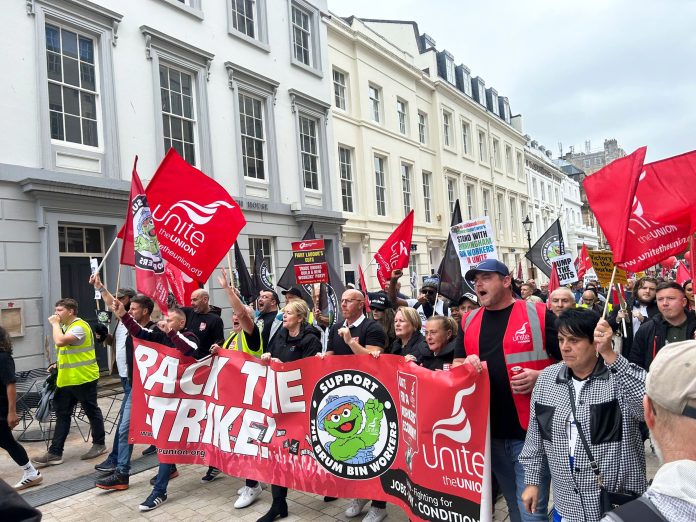 Birmingham bin strike march. Photo: Brum SP