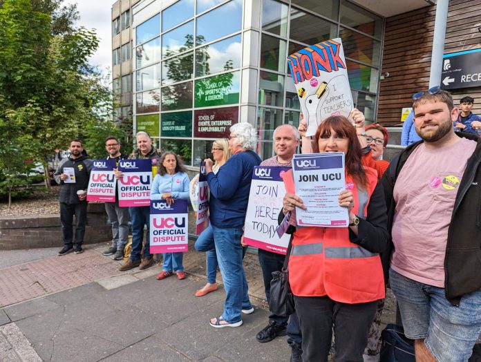 Leeds City College 1 FE members on strike in 2023 Photo: Leeds Socialist Party