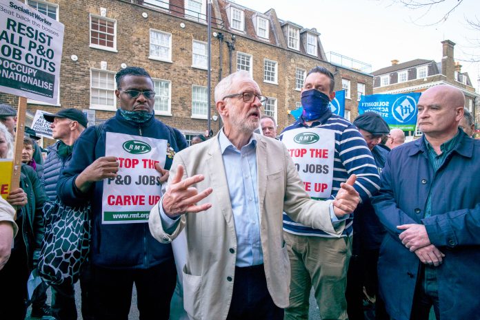 Jeremy Corbyn supporting RMT members Photo: Paul Mattsson