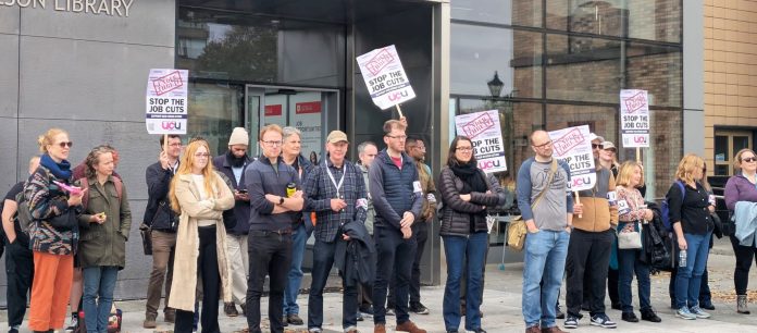 Uni Leicester SSc Leicester uni UCU strike. Photo: Steve Score