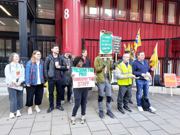 British Library PCS strike Photo: Rob WIlliams