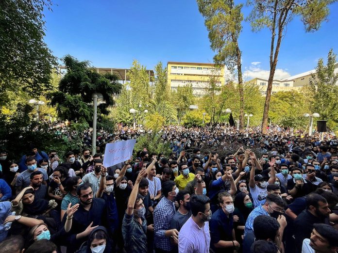 Amir_Kabir_University_uprising_September_2022_(3) Protests as part of the 2022 Women, Life Freedom movement Photo: Darafsh/CC