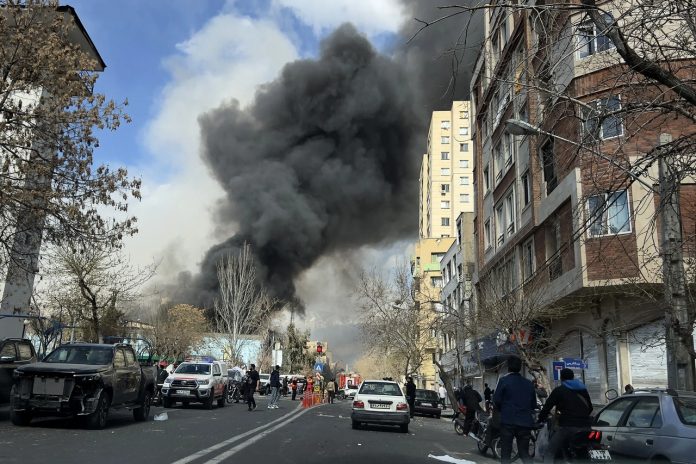 Tehran_-_The_Fourth_Day_of_War_4_Avash Smoke from bombs in Tehran Photo: Avash Media/CC