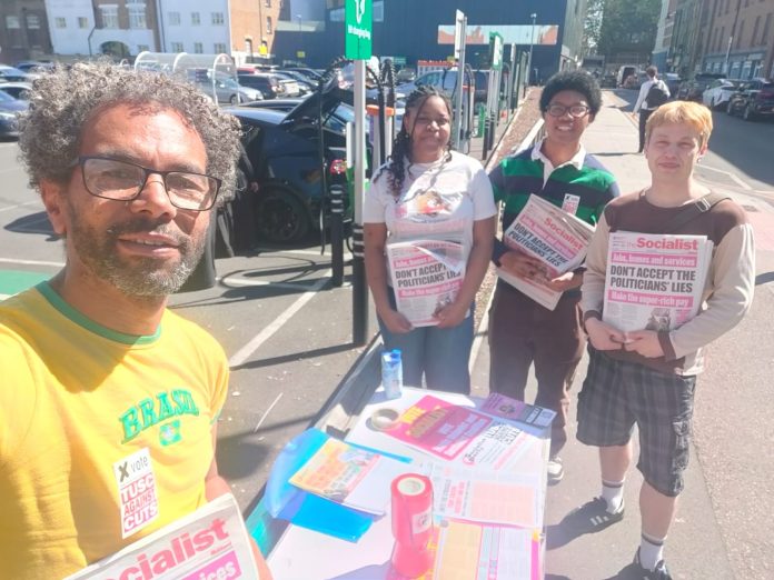 TH Campaigning in Tower Hamlets Photo: Hugo Pierre