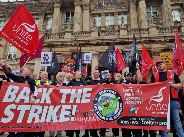 demo 20 Sep 7 scaled Sharon Graham (centre) supporting the Birmingham bin workers Photo: Brum SP