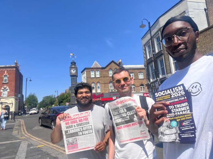 Croydon - Deji Croydon Socialist Party campaigning against cuts to youth services, which is worsening knife crime