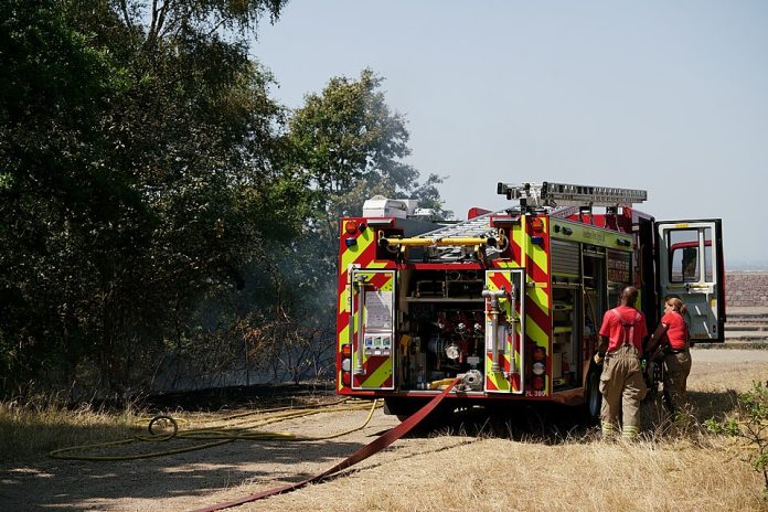 England's_Hottest_Day_(geograph_7233323) (1) Firefighters on Britain's hottest day Photo: Peter Trimming/CC