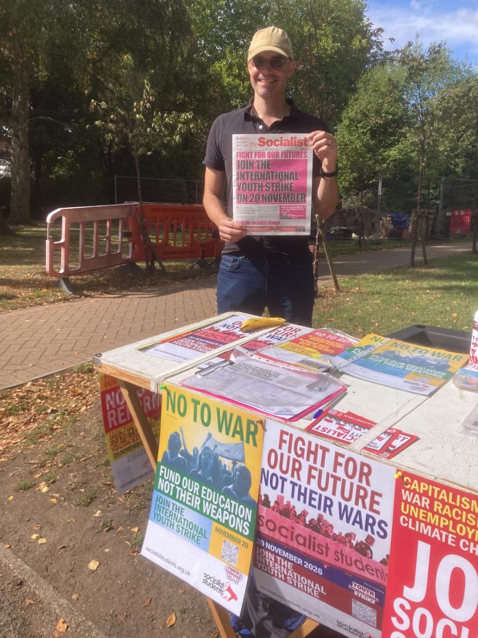 Huw James at Farnham UCA freshers - Nick Chaffey