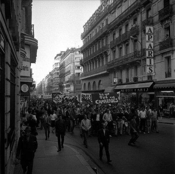11-12.06.68_Mai_68._Nuit_d'émeutes._Manif._Barricades.Dégâts_(1968)_-_53Fi1031 Students and workers march in Toulouse, May 1968 Photo: Andre Cros/CC