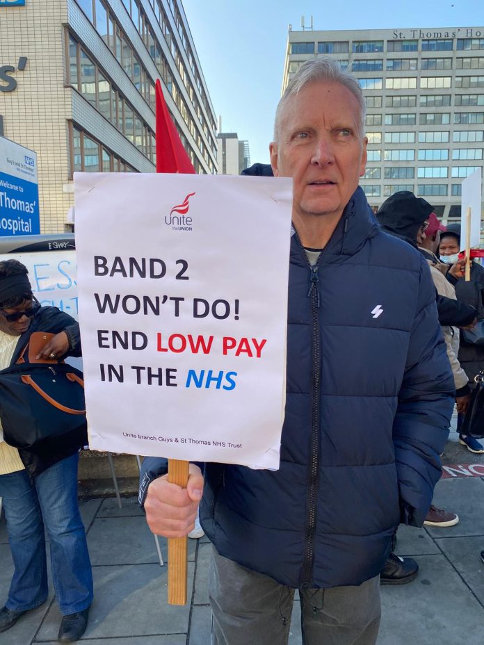 GST Battles for rebanding happen around the country - here at Guy's and St Thomas's in London Photo: Len Hockey