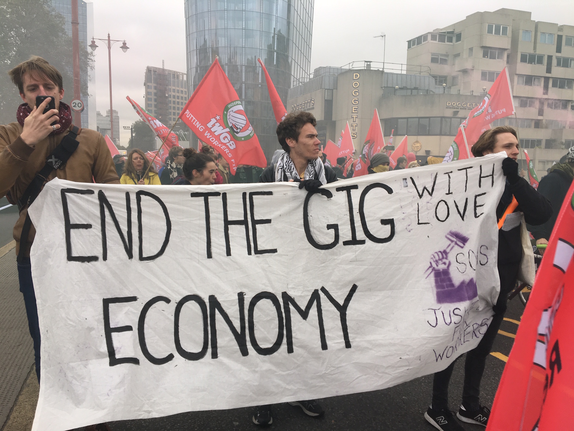 Precarious workers march against the gig economy, 30.10.18, credit: Paula Mitchell (uploaded 30/10/2018)