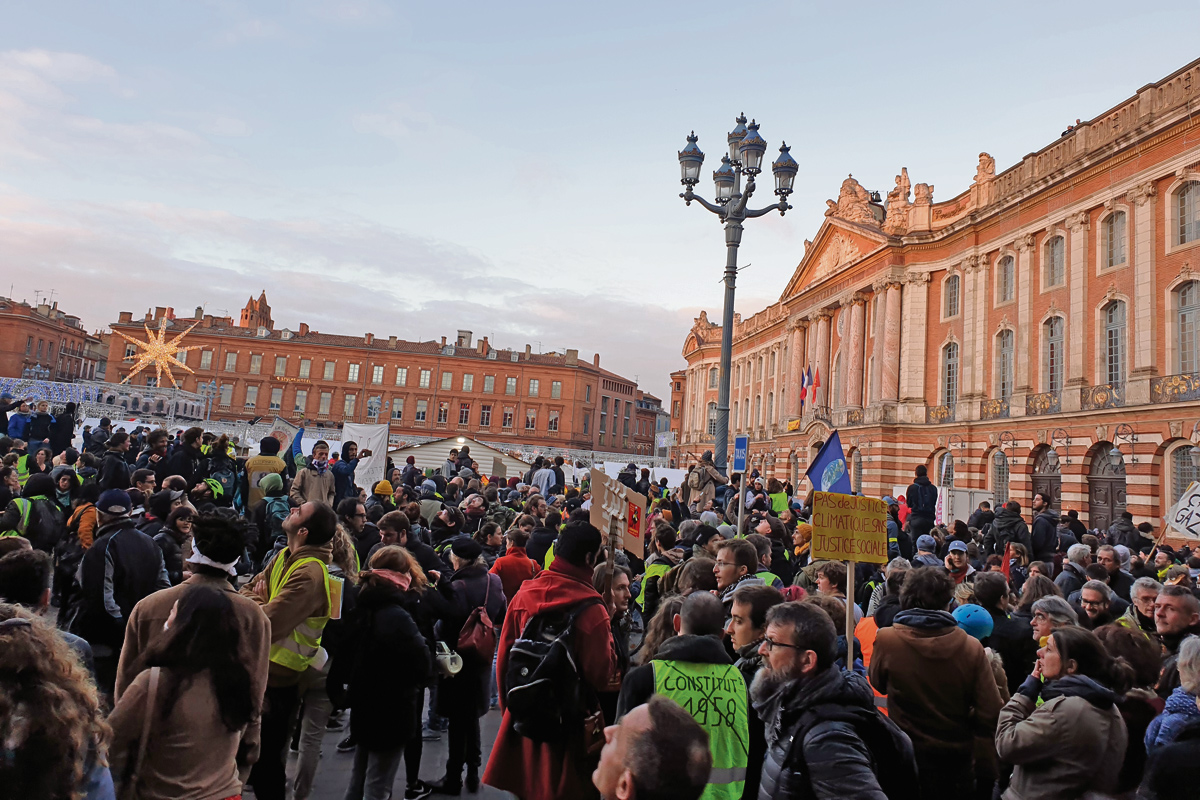 France in revolt - Socialist Party