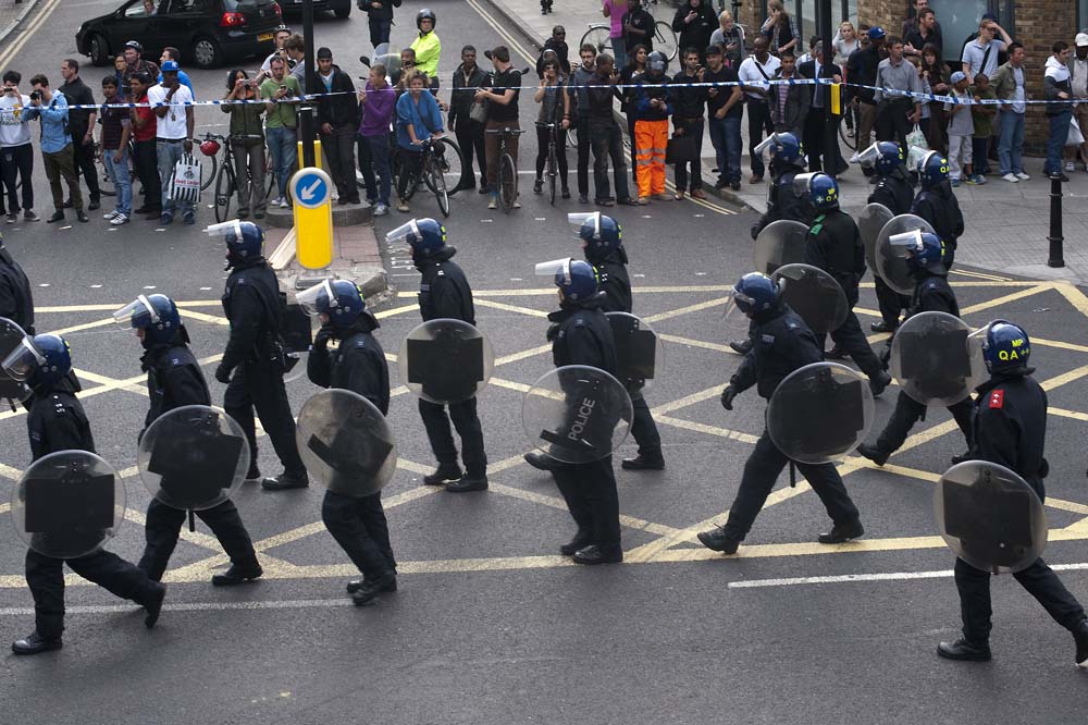 Riot police in Hackney, August 2011, credit: Paul Mattsson (uploaded 12/08/2011)
